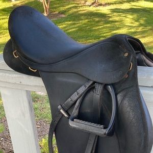 Wintec 2000 Saddle All Purpose 17.5” (Sold)